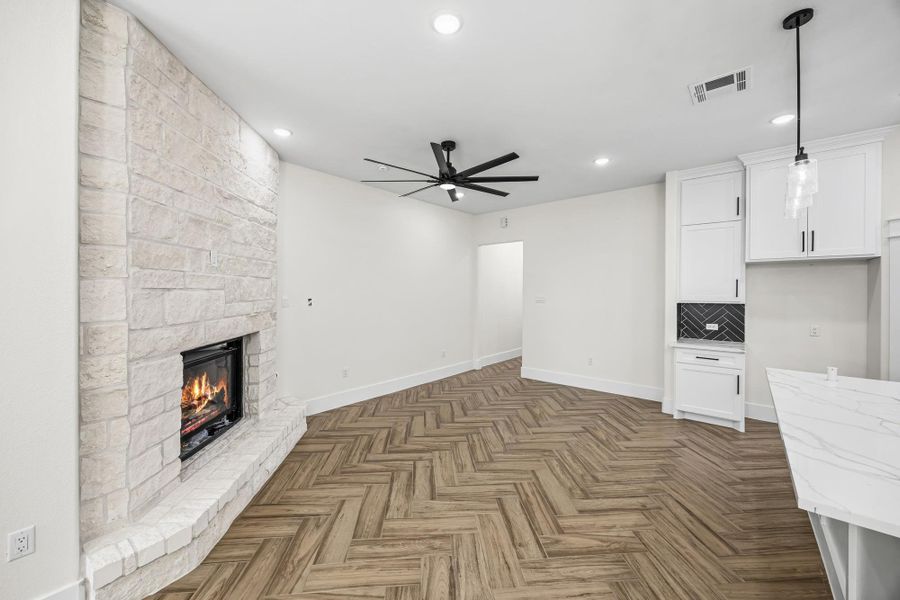 Spacious, unfurnished interior of a new home in , La Porte (Image 23).