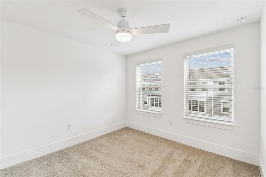 Spacious, unfurnished interior of a new home in Vdara, Orlando (Image 15).