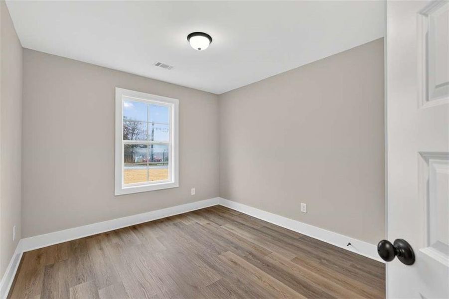 Spacious, unfurnished interior of a new home in , Athens (Image 25).