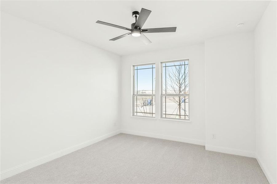 Spacious, unfurnished interior of a new home in Willow Wood, McKinney (Image 24).