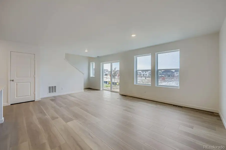 Spacious, unfurnished interior of a new home in Copper Chase: The Celestial Collection, Colorado Springs (Image 8).