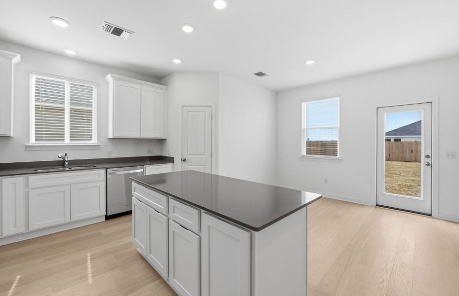 Furnished interior view inside a new home in Vantage, San Marcos (Image 9).