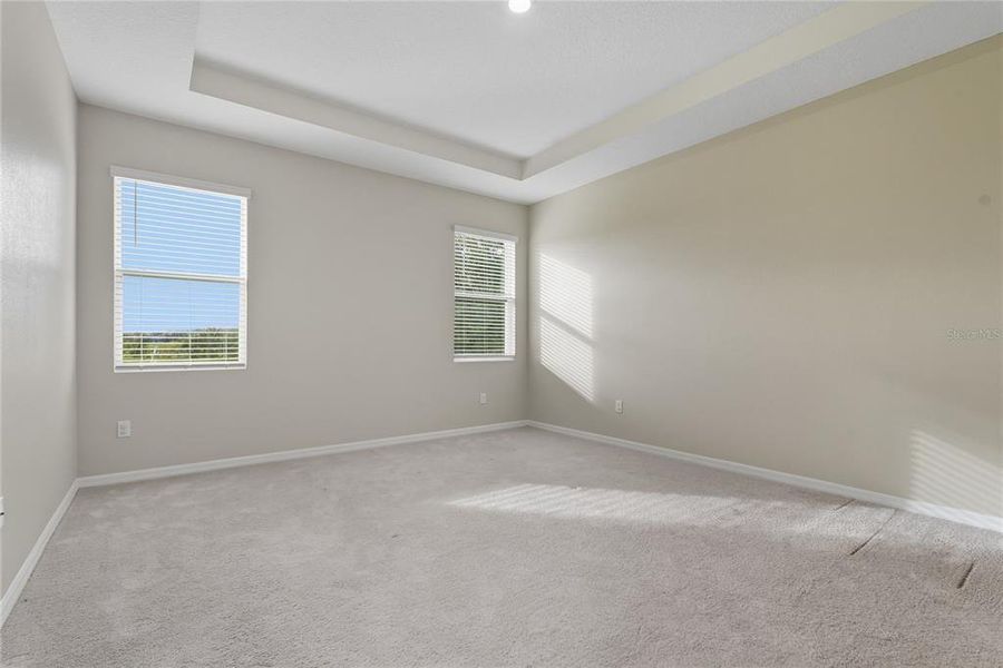 Spacious, unfurnished interior of a new home in , Dade City (Image 33).
