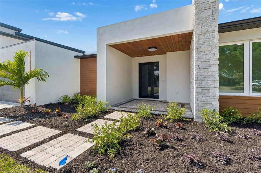 Exterior details and patio area of a home in , Tampa (Image 24).