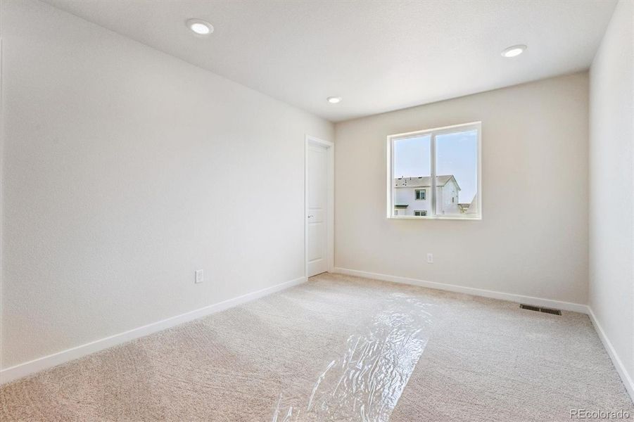 Spacious, unfurnished interior of a new home in Farmlore, Brighton (Image 18).