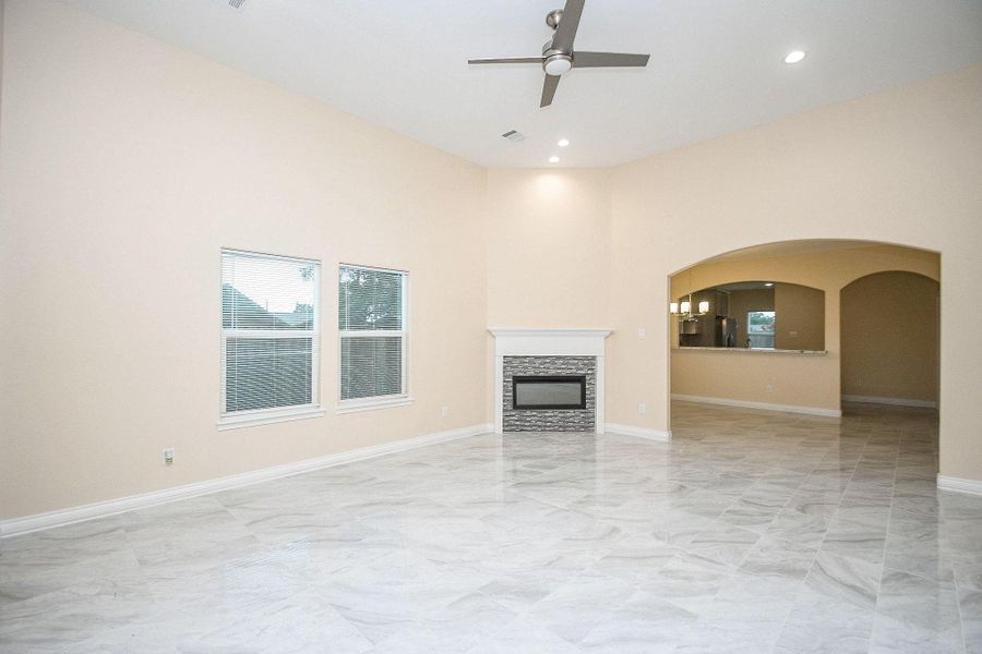 Spacious, unfurnished interior of a new home in , Houston (Image 15).