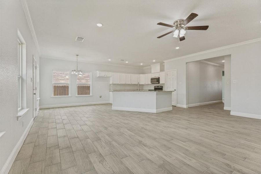 Spacious, unfurnished interior of a new home in , Fort Worth (Image 10).