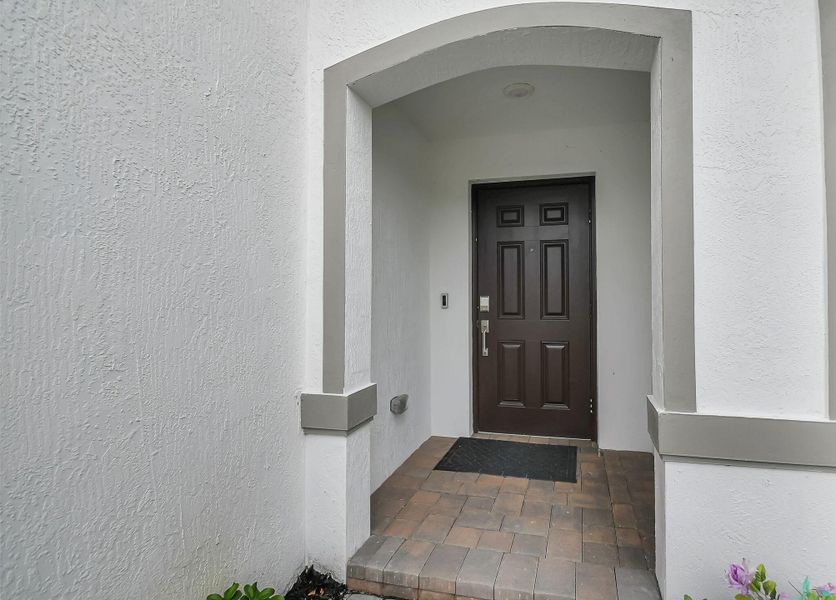 Exterior details and patio area of a home in , Lake Worth (Image 22).