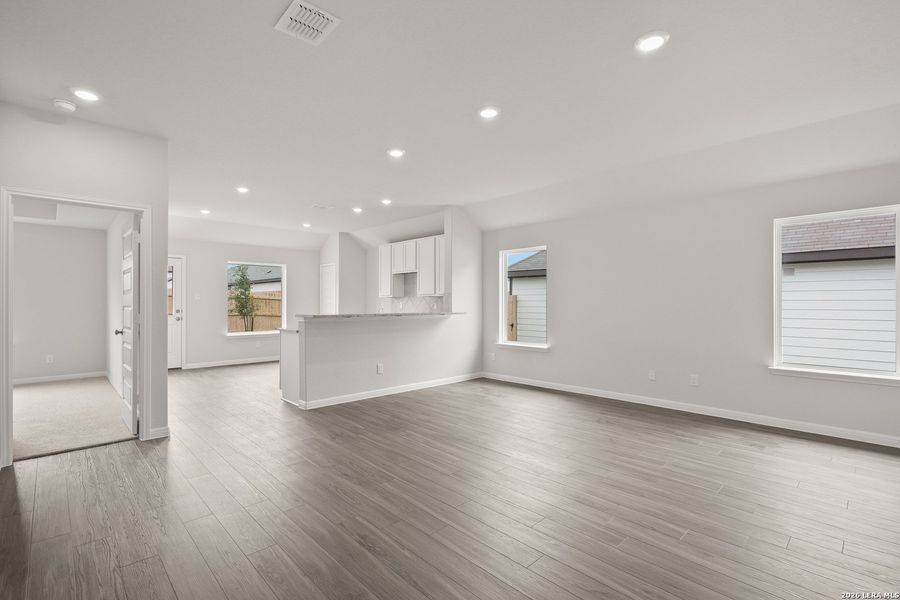 Spacious, unfurnished interior of a new home in Applewhite Meadows, San Antonio (Image 21).