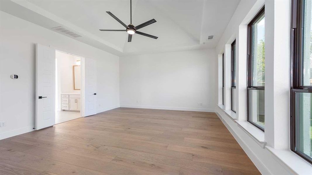 Spacious, unfurnished interior of a new home in Adkins Park 70', Hurst (Image 15).