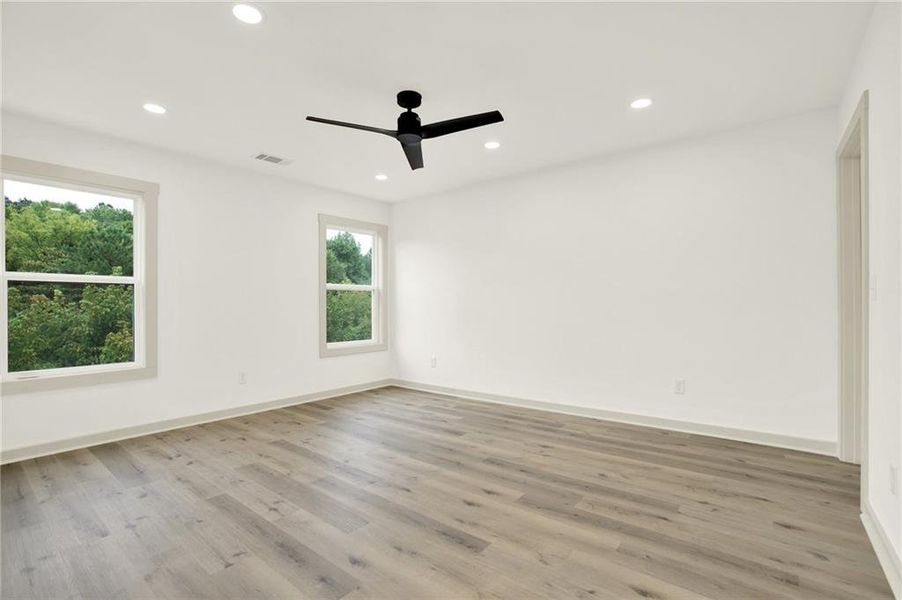 Spacious, unfurnished interior of a new home in , Calhoun (Image 13).