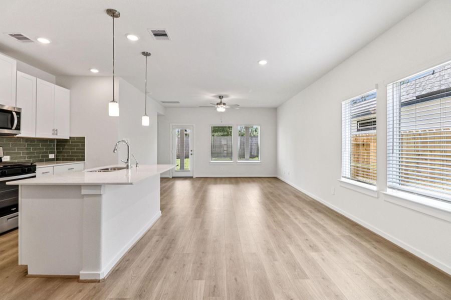 Photo is not of the actual home, but is an inspirational photo of builder’s model home and may depict options, furnishings, and/or decorator features that are not included Photo is not of the actual home, but is an inspirational photo of builder’s model home and may depict options, furnishings, and/or decorator features that are not included