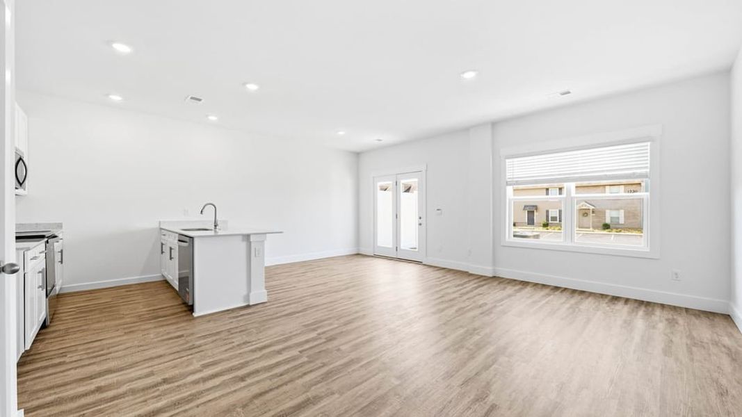 Spacious, unfurnished interior of a new home in The Arbor Townhomes, Kingsport (Image 9).