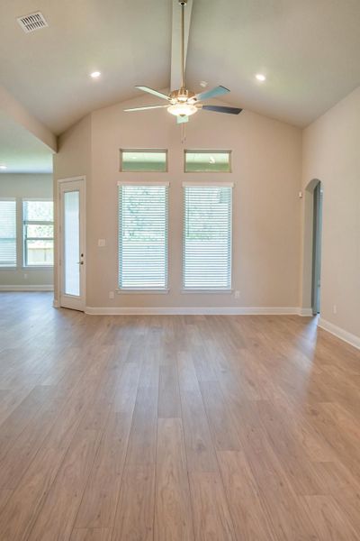 Spacious, unfurnished interior of a new home in Buffalo Crossing, Schertz (Image 18). Spacious, unfurnished interior of a new home in Buffalo Crossing, Schertz (Image 18).
