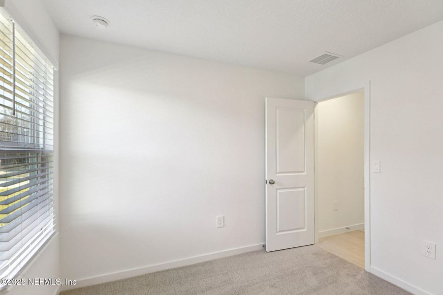 Spacious, unfurnished interior of a new home in , Jacksonville (Image 27).