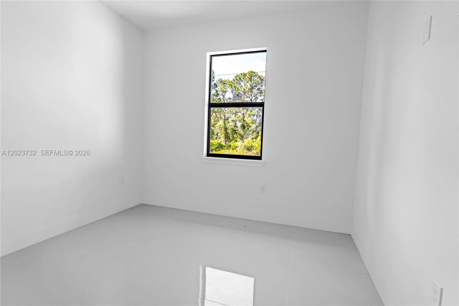 Spacious, unfurnished interior of a new home in , Lehigh Acres (Image 40).