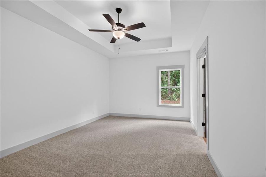 Spacious, unfurnished interior of a new home in , Silver Creek (Image 28).