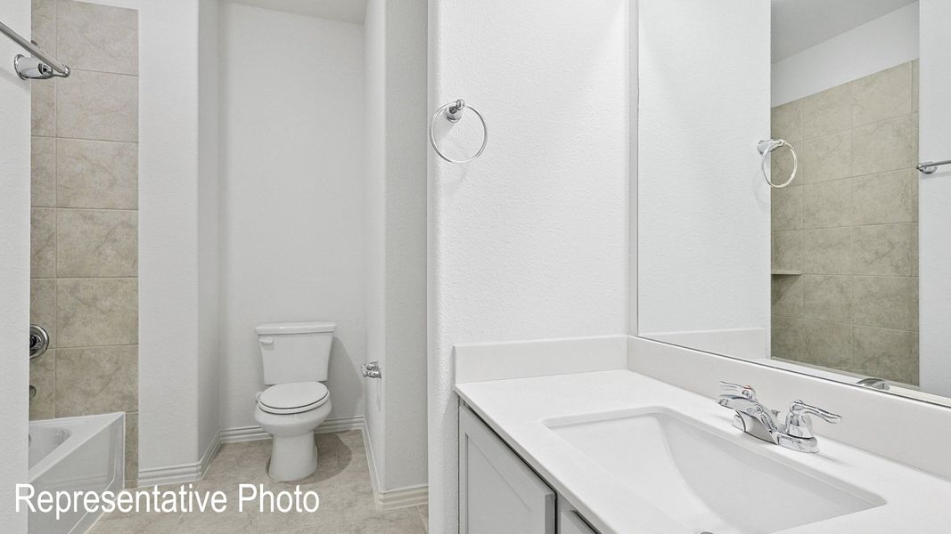 Furnished interior view inside a new home in Green Meadows Premier, Celina (Image 18).