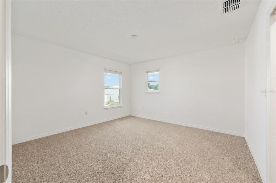 Spacious, unfurnished interior of a new home in Calesa Township, Ocala (Image 40).