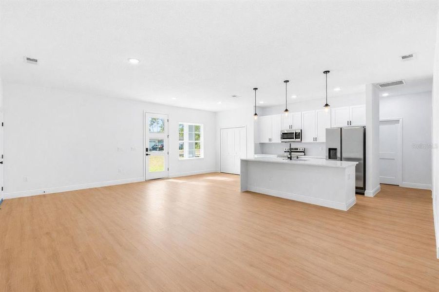 Spacious, unfurnished interior of a new home in , Ocala (Image 15).