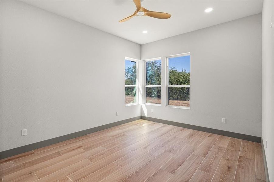 Spacious, unfurnished interior of a new home in , Joshua (Image 28).