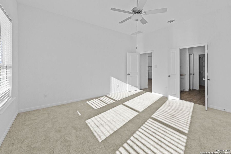 Spacious, unfurnished interior of a new home in Gatehouse: Brookstone II Collection, New Braunfels (Image 22). Spacious, unfurnished interior of a new home in Gatehouse: Brookstone II Collection, New Braunfels (Image 22).