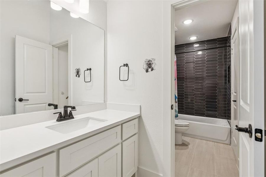 Furnished interior view inside a new home in Cambridge Estates, Prosper (Image 7). Furnished interior view inside a new home in Cambridge Estates, Prosper (Image 7).