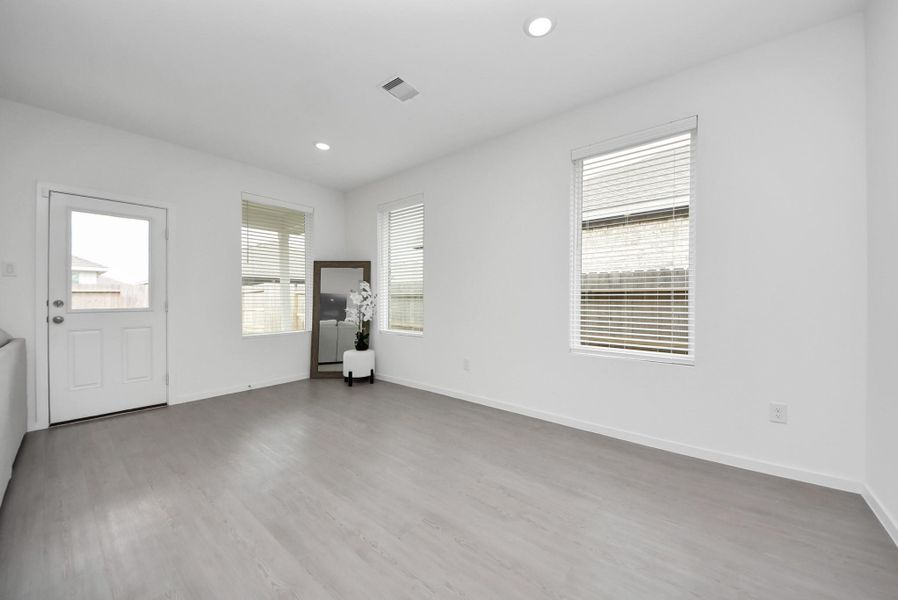 Spacious, unfurnished interior of a new home in , Katy (Image 15).