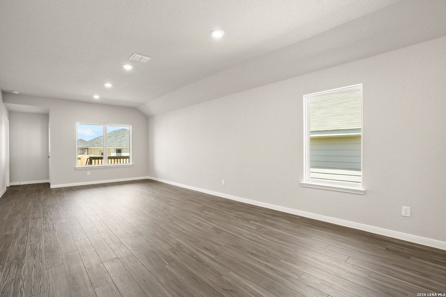 Spacious, unfurnished interior of a new home in Hickory Ridge, Elmendorf (Image 15).