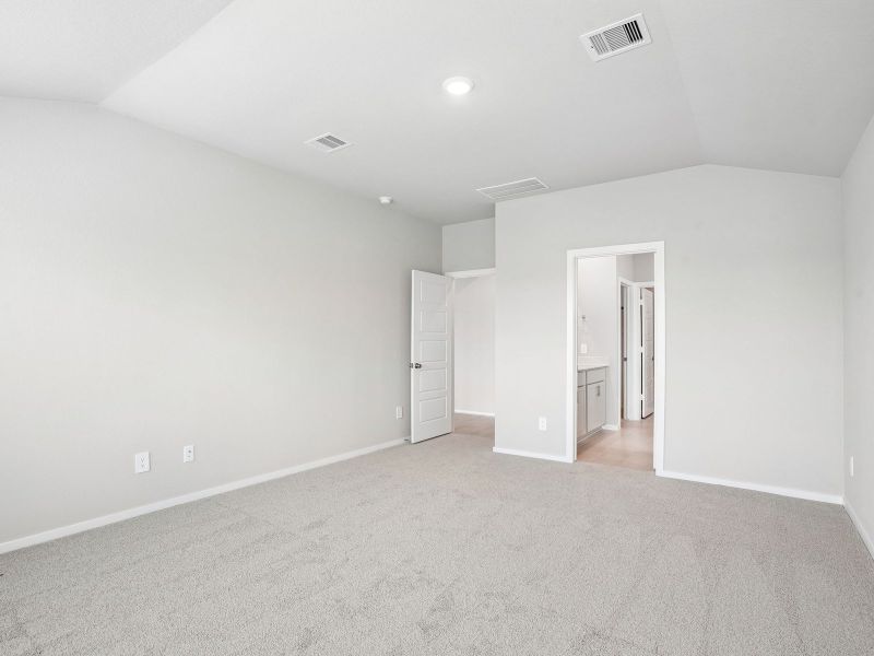 Spacious, unfurnished interior of a new home in Riviera Pines - Classic Series, Conroe (Image 11).