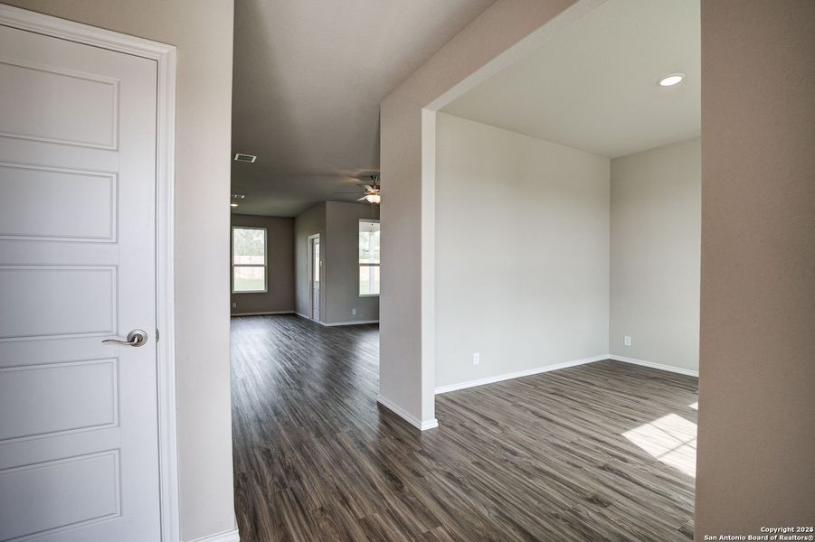 Spacious, unfurnished interior of a new home in Horizon Pointe, Converse (Image 39).