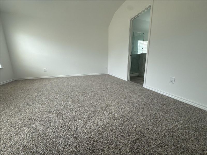 Spacious, unfurnished interior of a new home in , Dayton (Image 11).