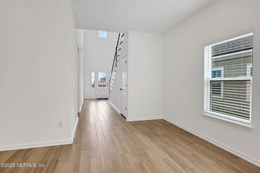 Spacious, unfurnished interior of a new home in TrailMark, St. Augustine (Image 18).