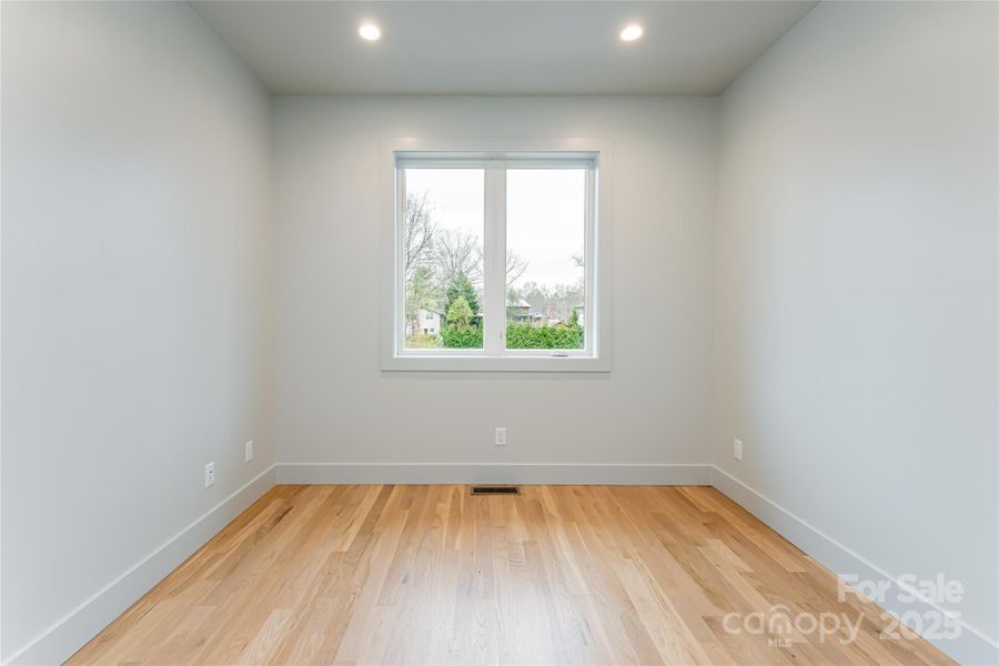 Photo of Similar Construction Photo of Similar Construction