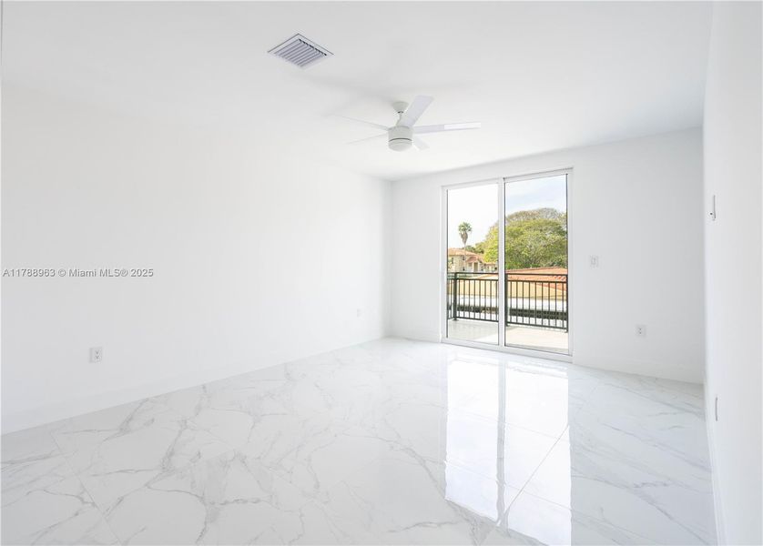 Image 33 of a home in .