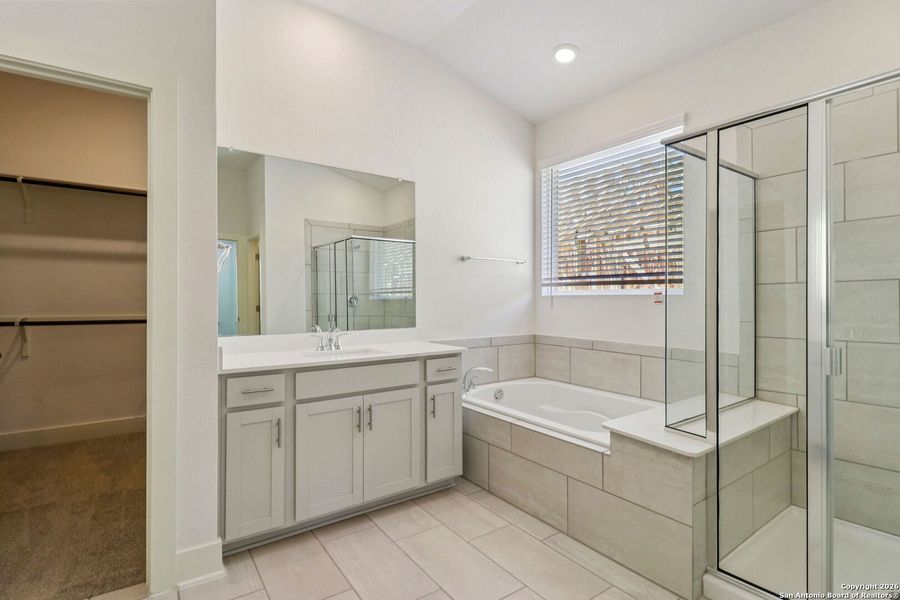 Furnished interior view inside a new home in Carmel Ranch, Schertz (Image 10).