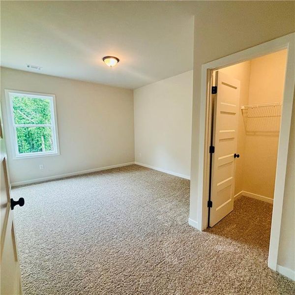 Spacious, unfurnished interior of a new home in Rosewood Lake Estates, Hoschton (Image 32). Spacious, unfurnished interior of a new home in Rosewood Lake Estates, Hoschton (Image 32).