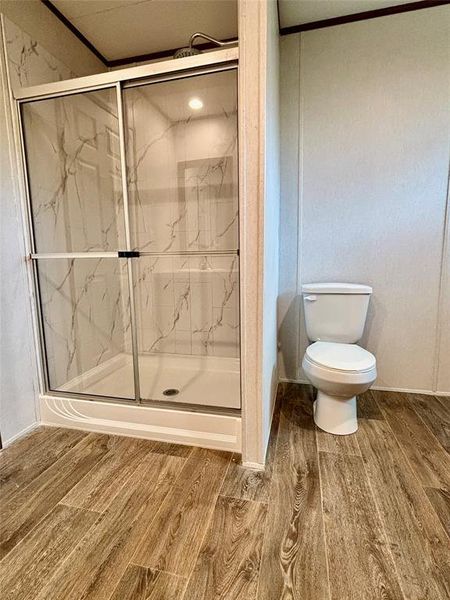 Furnished interior view inside a new home in , Quinlan (Image 14).