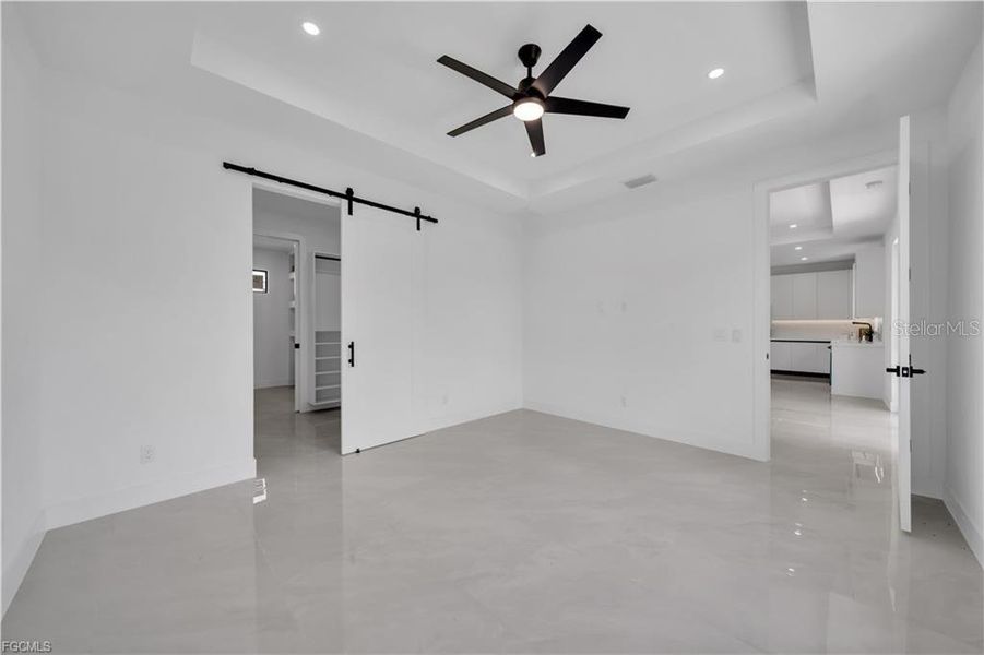 Spacious, unfurnished interior of a new home in , Lehigh Acres (Image 22).