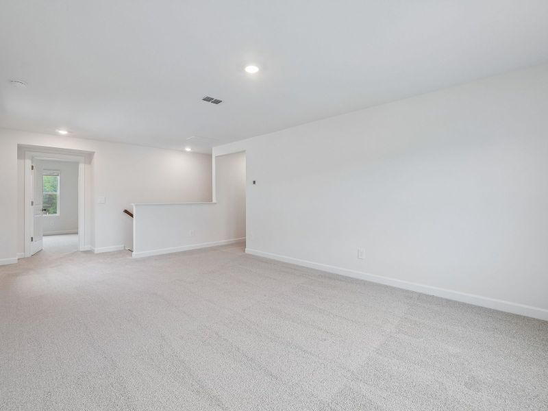 Spacious, unfurnished interior of a new home in Oxford Station, Salisbury (Image 15).
