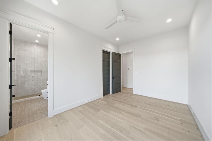 Spacious, unfurnished interior of a new home in , Houston (Image 39). Spacious, unfurnished interior of a new home in , Houston (Image 39).