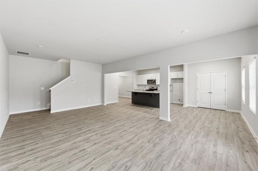 Spacious, unfurnished interior of a new home in Park Center Pointe, Mableton (Image 18).