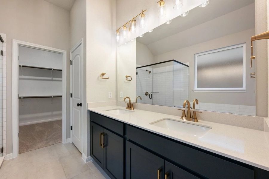Furnished interior view inside a new home in Berry Creek Highlands, Georgetown (Image 16).