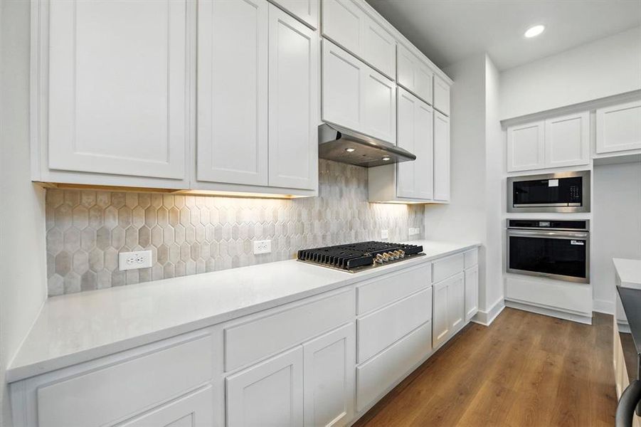Furnished interior view inside a new home in Treeline, Justin (Image 6).