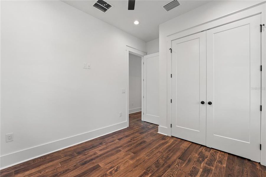 Spacious, unfurnished interior of a new home in , Tampa (Image 22).