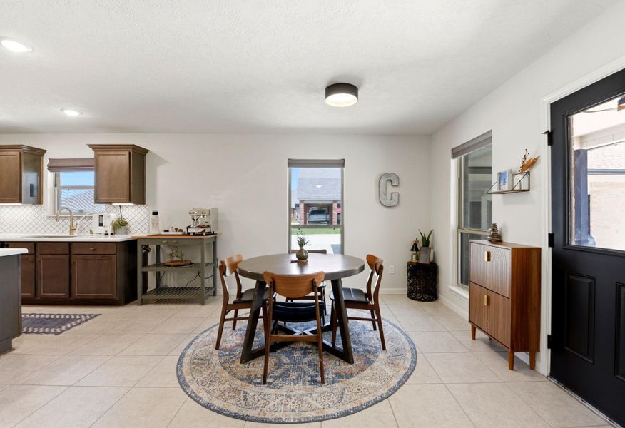 Furnished interior view inside a new home in Pedregal, Dickinson (Image 41).