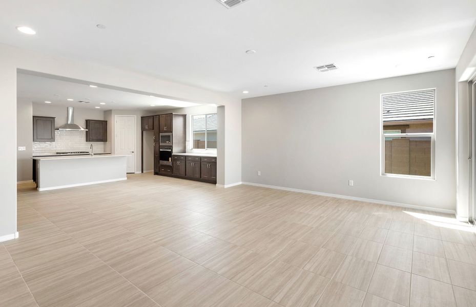 Spacious, unfurnished interior of a new home in Vistoso Canyon Estates, Oro Valley (Image 23). Spacious, unfurnished interior of a new home in Vistoso Canyon Estates, Oro Valley (Image 23).