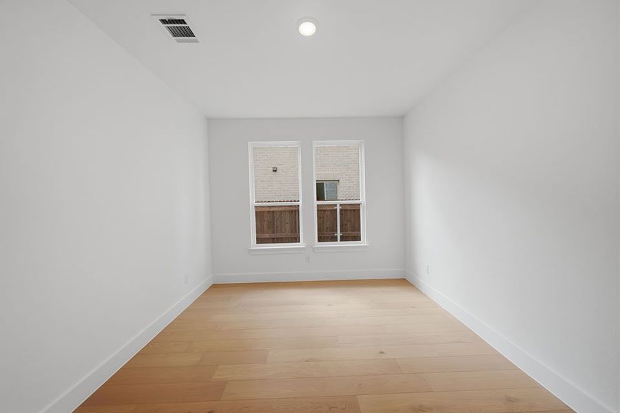 Spacious, unfurnished interior of a new home in Tavolo Park, Fort Worth (Image 21).
