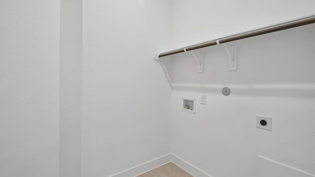 Spacious, unfurnished interior of a new home in Artavia, Conroe (Image 41).