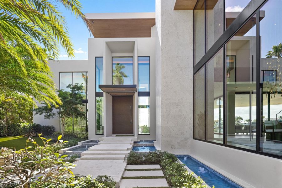 Exterior details and patio area of a home in , Fort Lauderdale (Image 57).